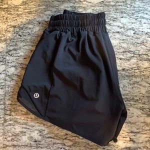Lululemon high-rise hotty hot lined shorts